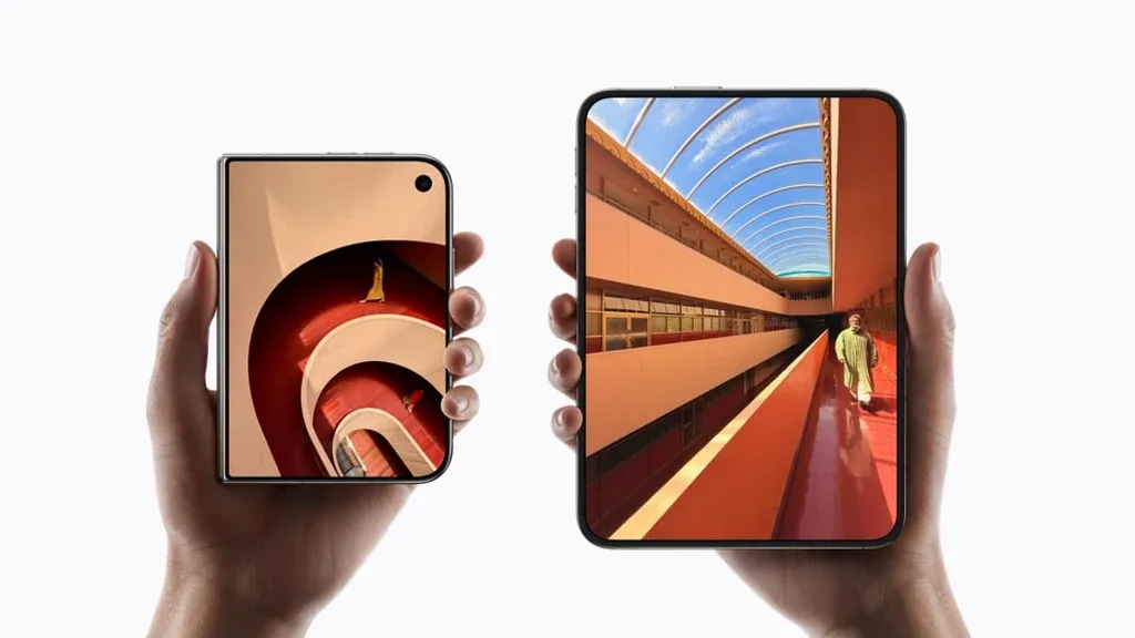 iPhone Duo เปรียบเทียบจอด้านนอกและจอด้านใน